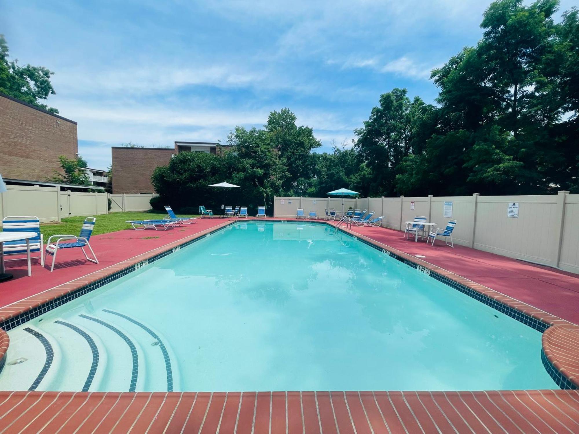 Large, Clean, Comfortable, 1Br Near Einstein Hos Elkins Park Bagian luar foto